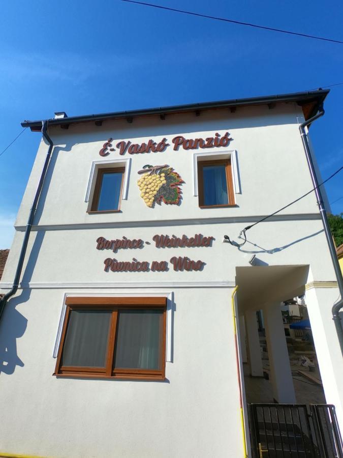 E-Vasko Panzio Borpince Bed and Breakfast Tokaj Buitenkant foto